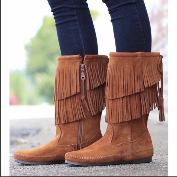 Minnetonka 2 Layer Angle Fringe Suede Boots - Picture 7 of 15